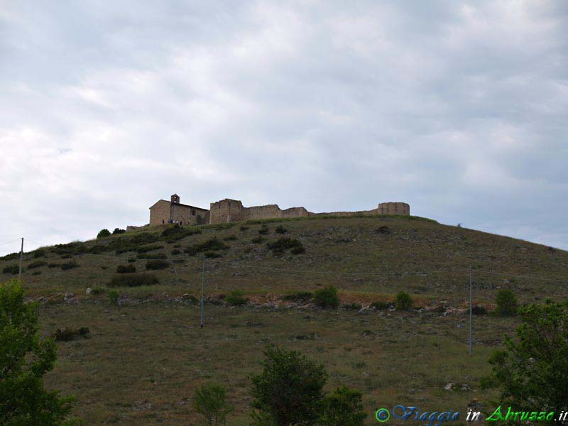 22-P5114750+.jpg - 22-P5114750+.jpg -  Le rovine del castello medievale (XII-XIII sec.).